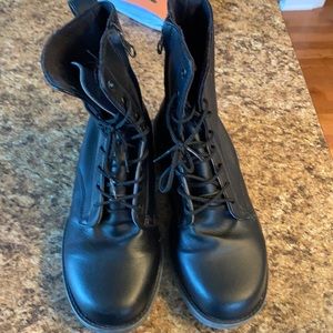 Women’s Bloch boot 8 barely used black